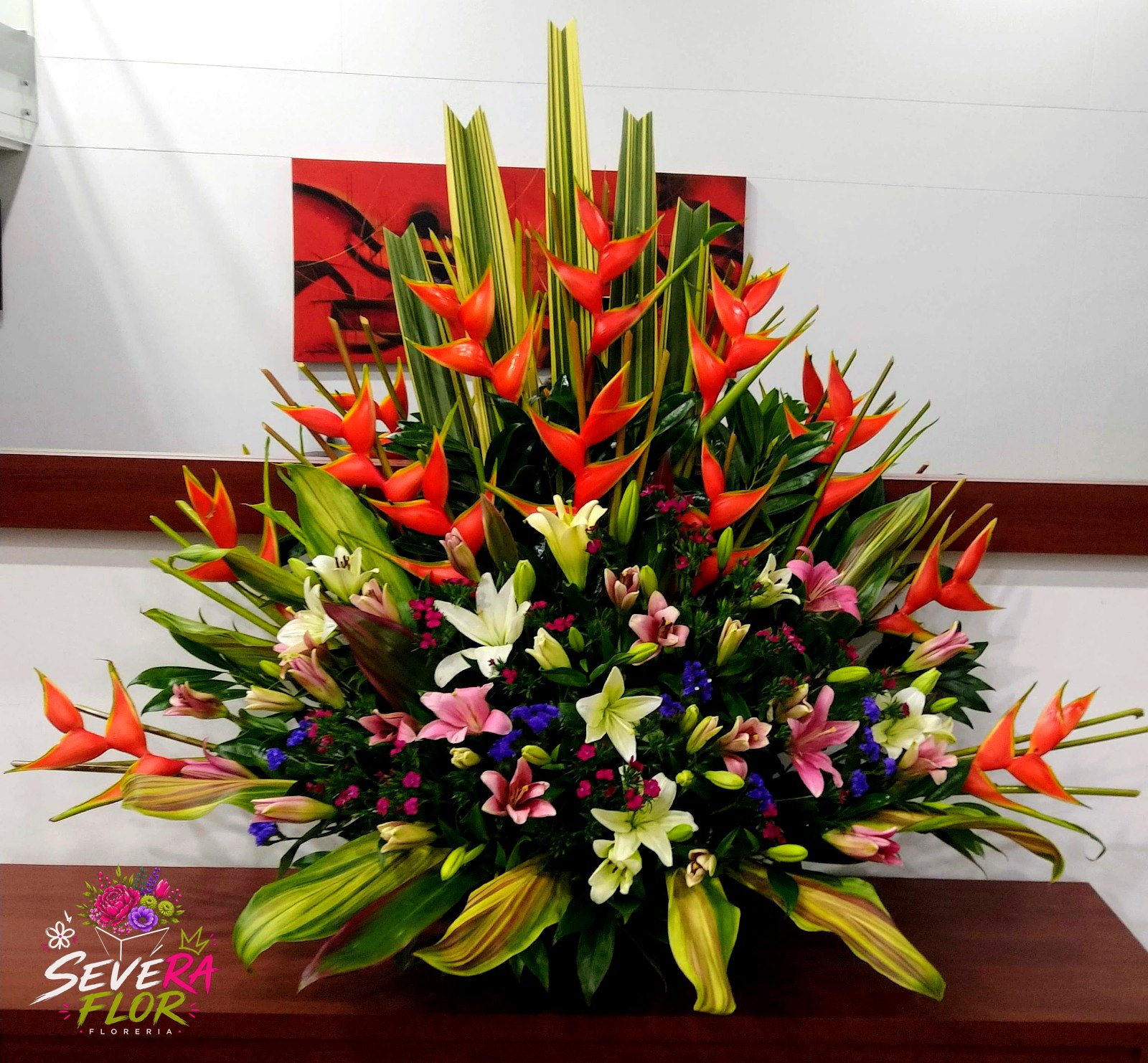 Severo Trópico: Lirios, heliconias y flores tropicales. Arreglos Florales Severa Flor Bogotá